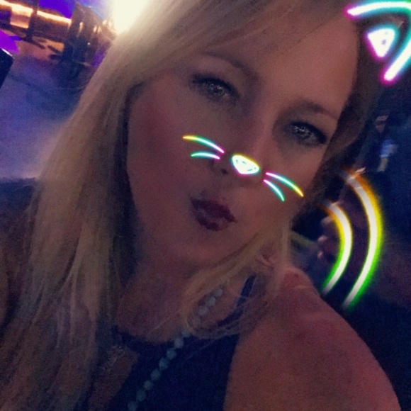 Meet your Posher, Robin - Picture 2 of 4